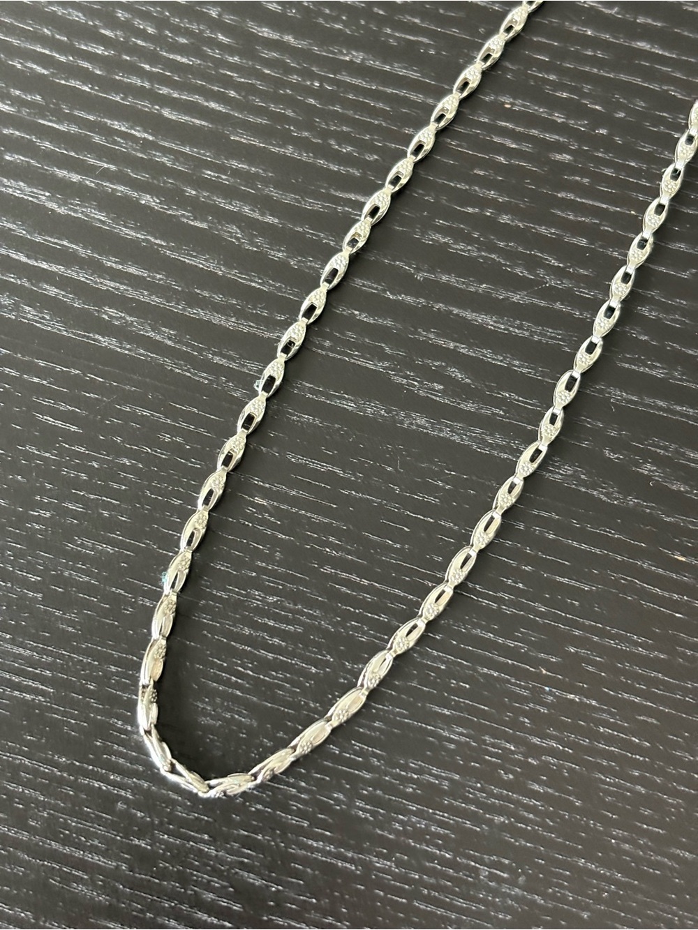 10K White Gold Textured Link Necklace 18”